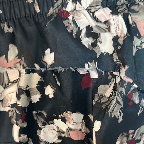 Athleta Mesh Racer Run Short - Picture 5 of 10